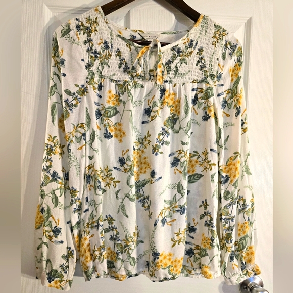 Lucky Brand Tops - Lucky lightweight floral top